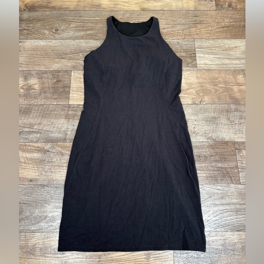 Lululemon Slim-Fit Above-Knee Dress in Black Size 10